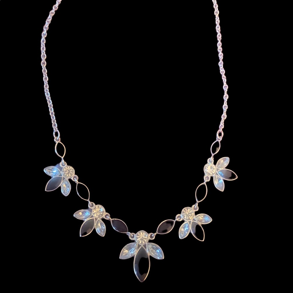 Necklace black and gem